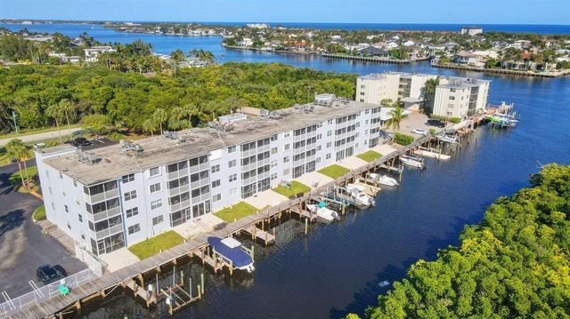 689 NE 6th Court 4030, Boynton Beach, FL 33435