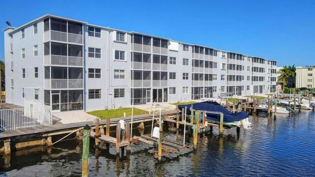 689 NE 6th Court 4030, Boynton Beach, FL 33435