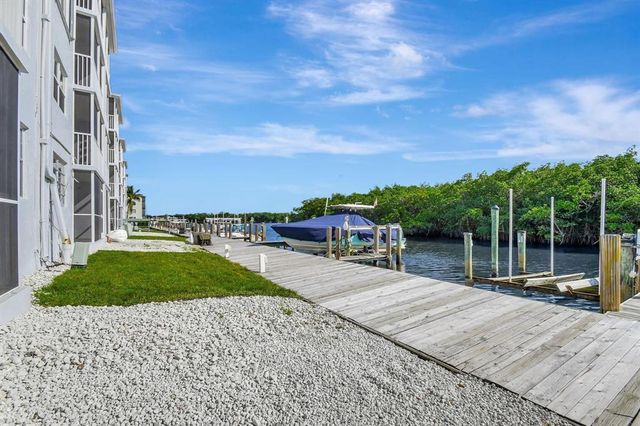 689 NE 6th Court 4030, Boynton Beach, FL 33435