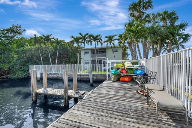 689 NE 6th Court 4030, Boynton Beach, FL 33435