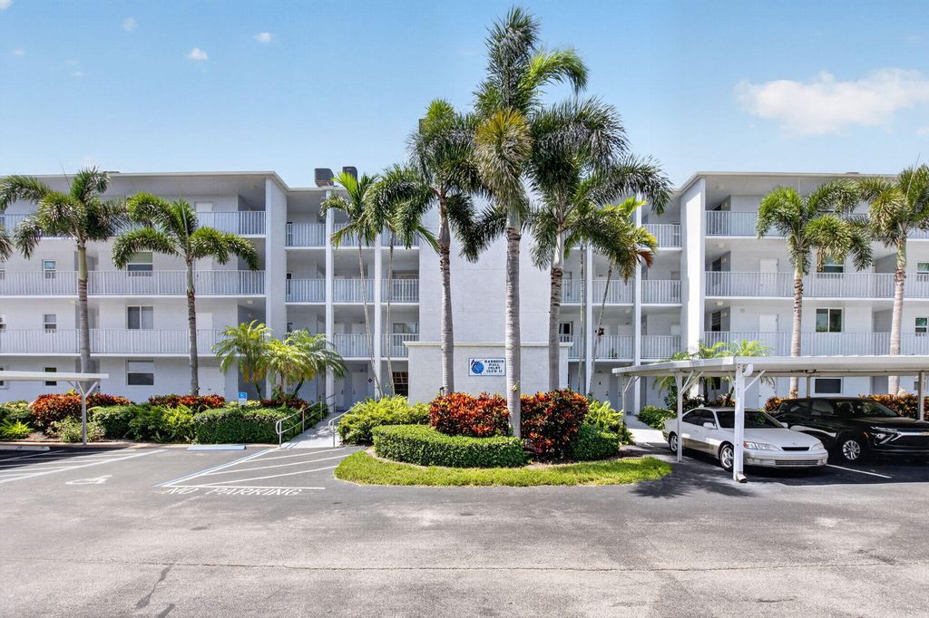 689 NE 6th Court 4030, Boynton Beach, FL 33435