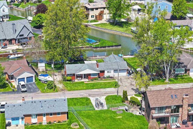 46891 Roselane Drive, Chesterfield Twp, MI 48047