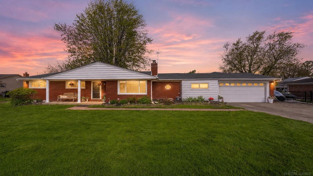 46891 Roselane Drive, Chesterfield Twp, MI 48047