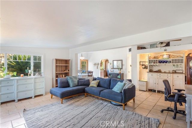 1027 S Live Oak Park, Fallbrook, CA 92028