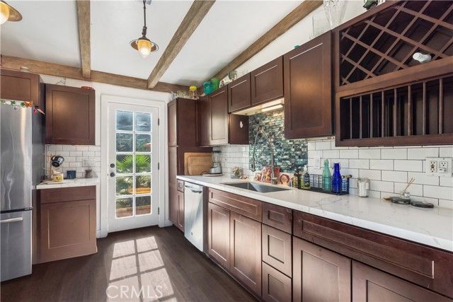 1027 S Live Oak Park, Fallbrook, CA 92028