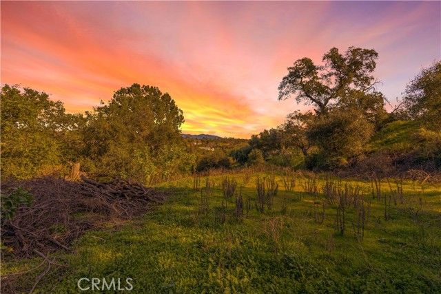 1027 S Live Oak Park, Fallbrook, CA 92028