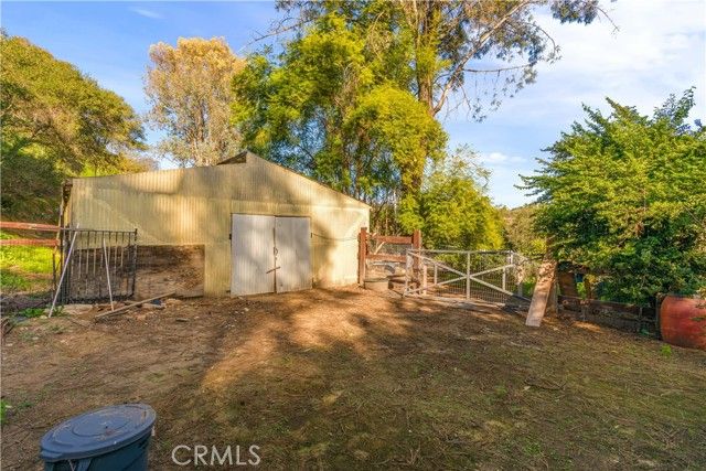 1027 S Live Oak Park, Fallbrook, CA 92028