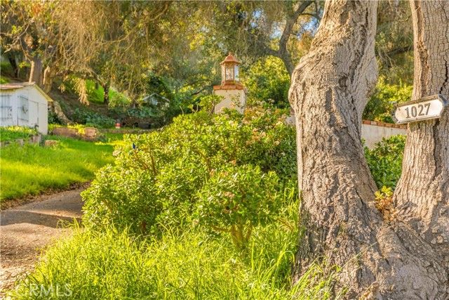 1027 S Live Oak Park, Fallbrook, CA 92028