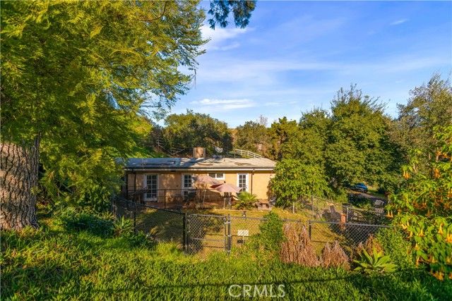 1027 S Live Oak Park, Fallbrook, CA 92028