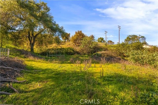 1027 S Live Oak Park, Fallbrook, CA 92028