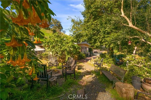 1027 S Live Oak Park, Fallbrook, CA 92028