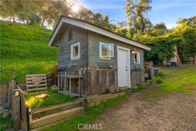 1027 S Live Oak Park, Fallbrook, CA 92028
