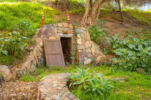 1027 S Live Oak Park, Fallbrook, CA 92028