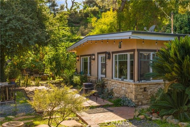 1027 S Live Oak Park, Fallbrook, CA 92028