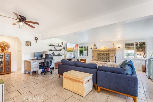 1027 S Live Oak Park, Fallbrook, CA 92028