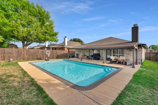 10240 Brea Canyon Road, Fort Worth, TX 76108