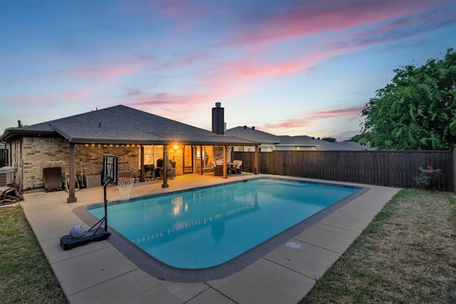 10240 Brea Canyon Road, Fort Worth, TX 76108