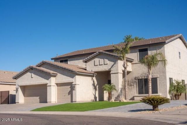 127 N DATE PALM Drive, Gilbert, AZ 85234