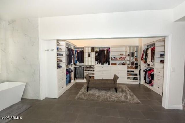 127 N DATE PALM Drive, Gilbert, AZ 85234