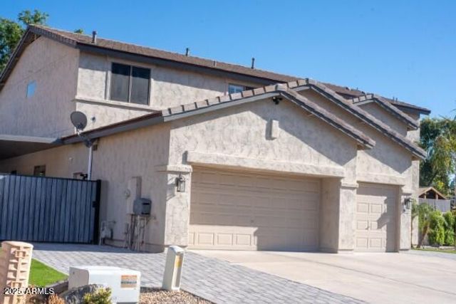 127 N DATE PALM Drive, Gilbert, AZ 85234