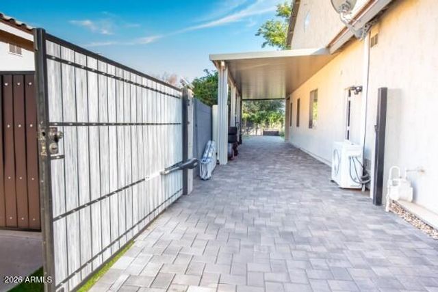 127 N DATE PALM Drive, Gilbert, AZ 85234