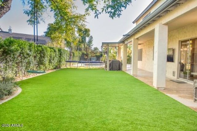 127 N DATE PALM Drive, Gilbert, AZ 85234