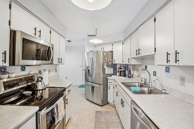 1925 GRAND CYPRESS LANE, Sun City Center, FL 33573