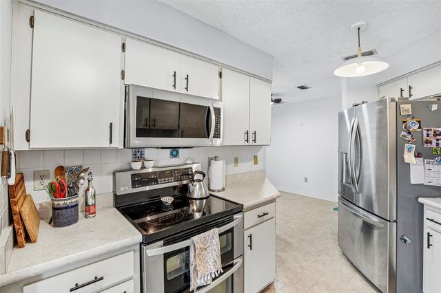 1925 GRAND CYPRESS LANE, Sun City Center, FL 33573