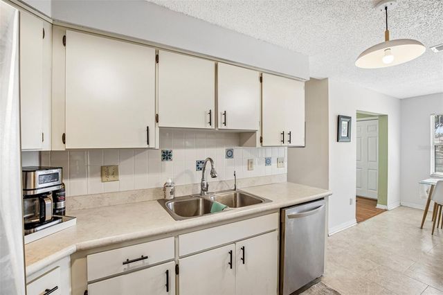 1925 GRAND CYPRESS LANE, Sun City Center, FL 33573