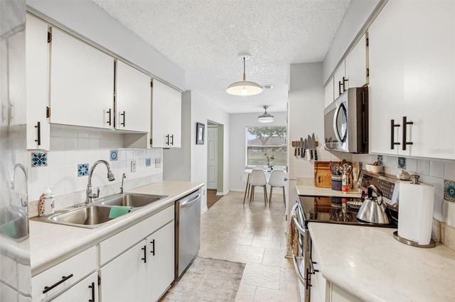 1925 GRAND CYPRESS LANE, Sun City Center, FL 33573