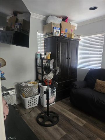 6700 10th, Los Angeles, CA 90043