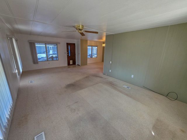 989 Rogue lea Lane, Grants Pass, OR 97526