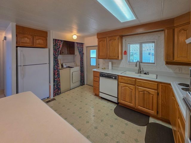 989 Rogue lea Lane, Grants Pass, OR 97526