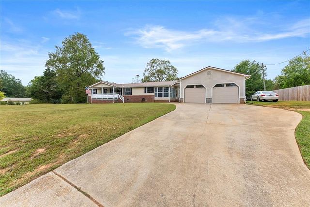 1689 Old State Road, Pendergrass, GA 30567