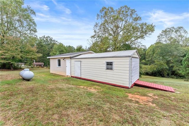 1689 Old State Road, Pendergrass, GA 30567