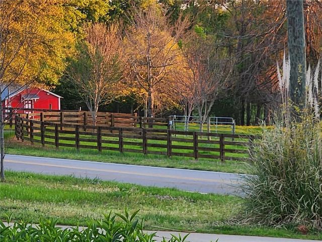 1689 Old State Road, Pendergrass, GA 30567
