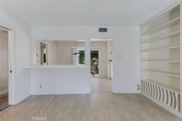 22040 Tiara Street, Woodland Hills, CA 91367