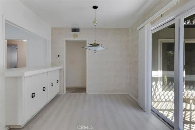 22040 Tiara Street, Woodland Hills, CA 91367