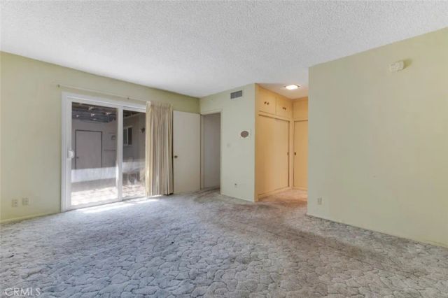 22040 Tiara Street, Woodland Hills, CA 91367