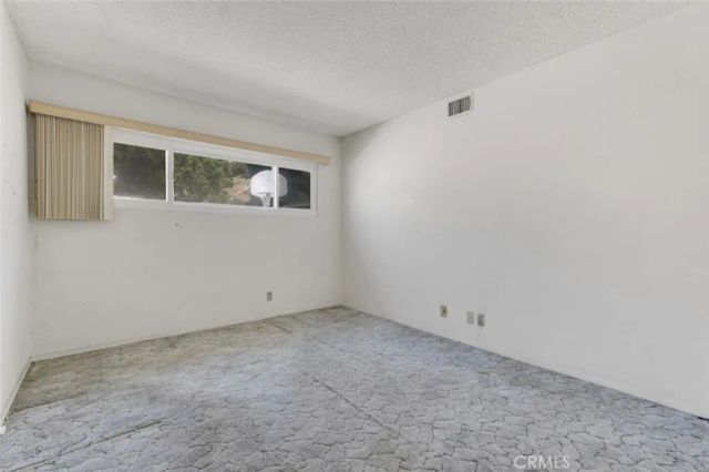 22040 Tiara Street, Woodland Hills, CA 91367
