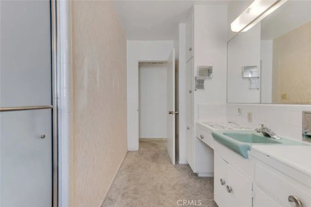 22040 Tiara Street, Woodland Hills, CA 91367
