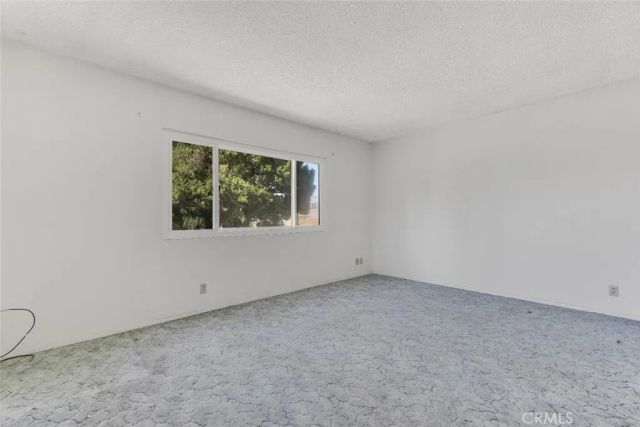 22040 Tiara Street, Woodland Hills, CA 91367