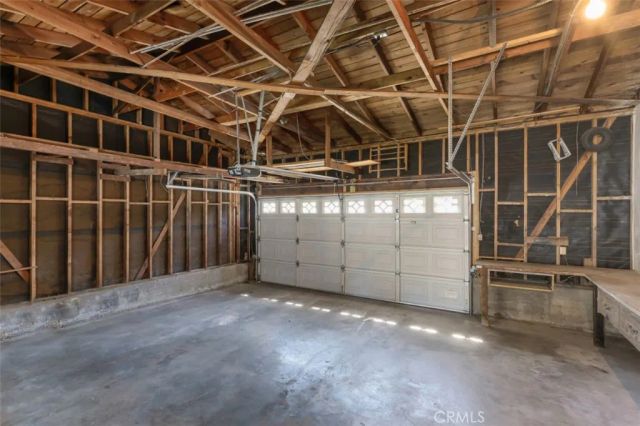 22040 Tiara Street, Woodland Hills, CA 91367