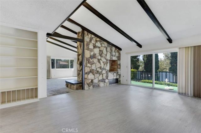 22040 Tiara Street, Woodland Hills, CA 91367