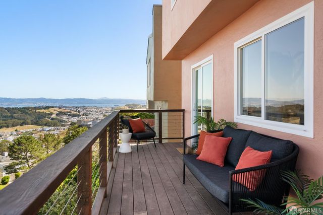 84 Caroline Way, Daly City, CA 94014