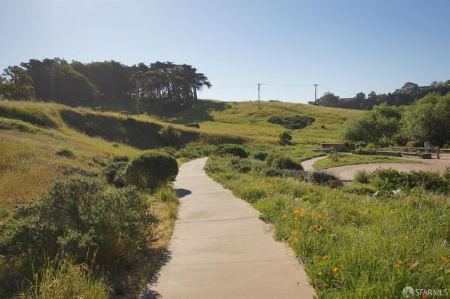 84 Caroline Way, Daly City, CA 94014