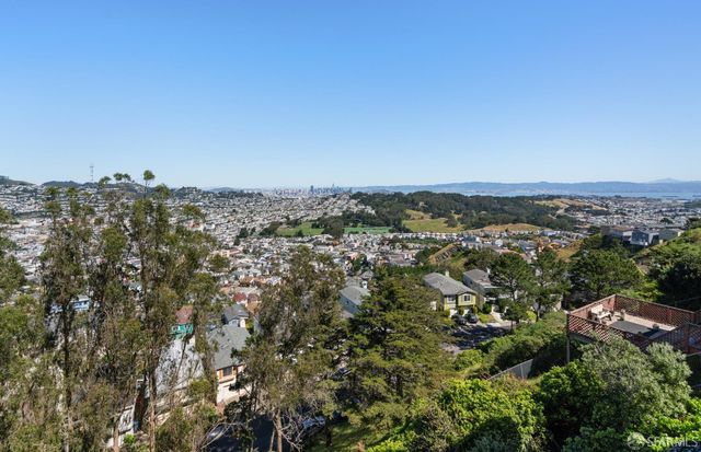 84 Caroline Way, Daly City, CA 94014