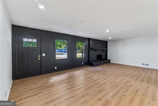 1791 CRESTRIDGE Circle NW, Conyers, GA 30012