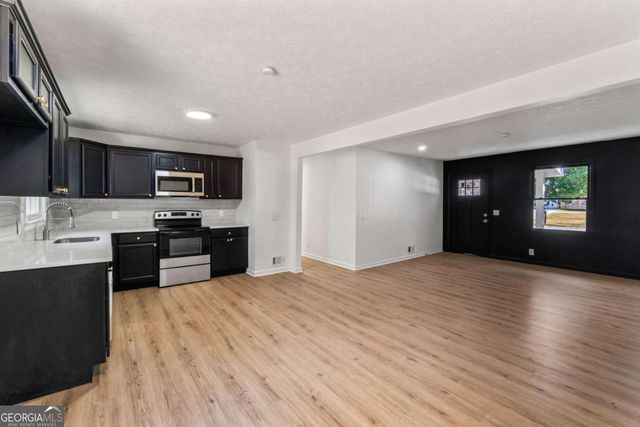 1791 CRESTRIDGE Circle NW, Conyers, GA 30012