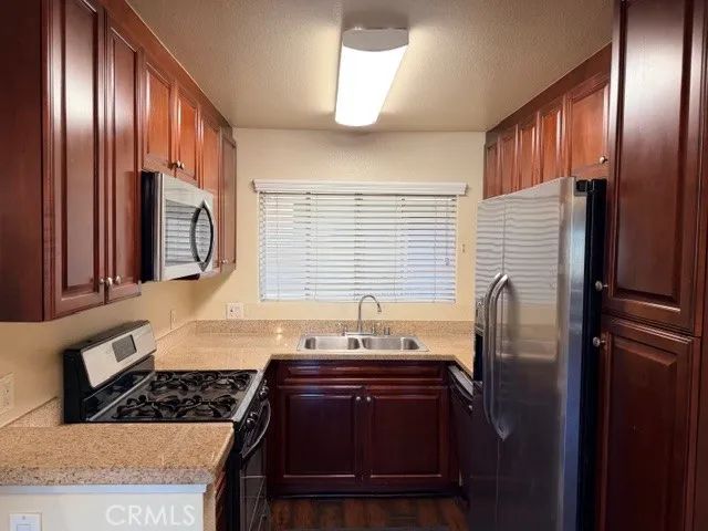 5545 Canoga Avenue, Woodland Hills, CA 91367